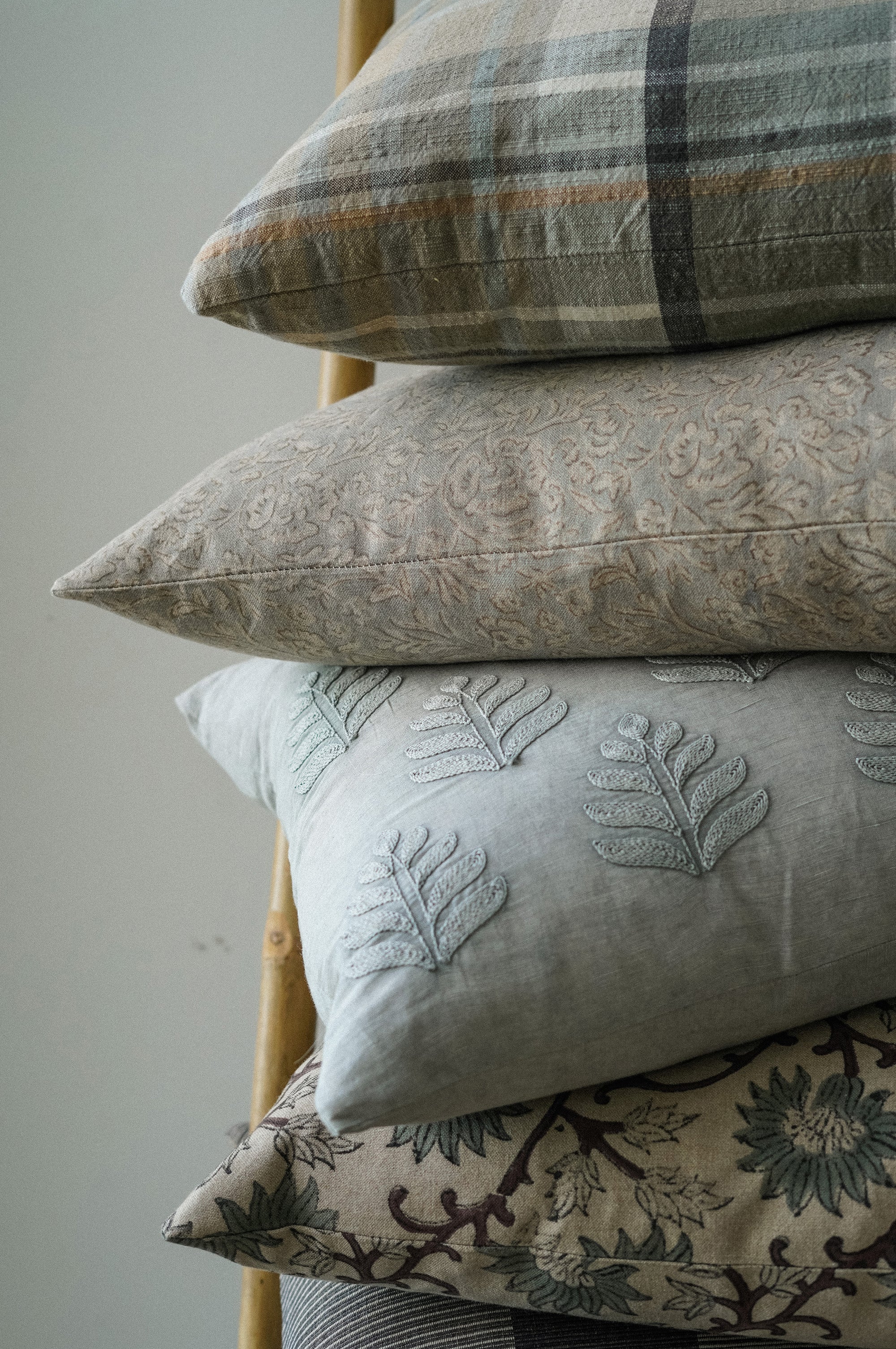 Delacourt Pillow