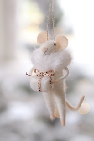 Gifting Gracie Mouse