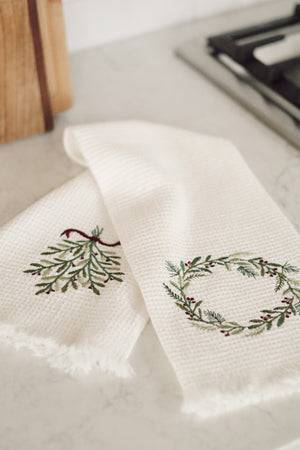 S/2 Embroidered Wreath & Mistletoe Hand Towels