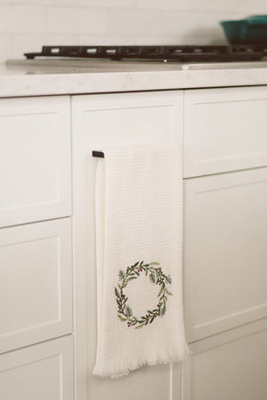 S/2 Embroidered Wreath & Mistletoe Hand Towels