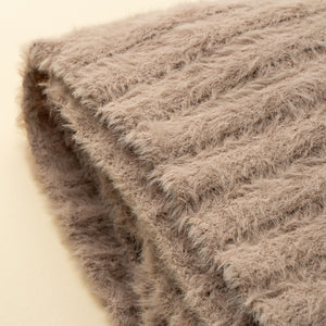 Tuffet Snug Throw