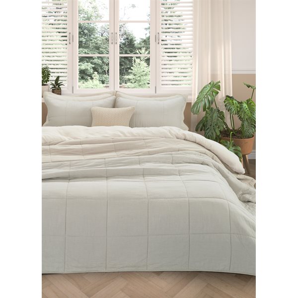 Tagliatelle Natural Striped Reversible Quilt