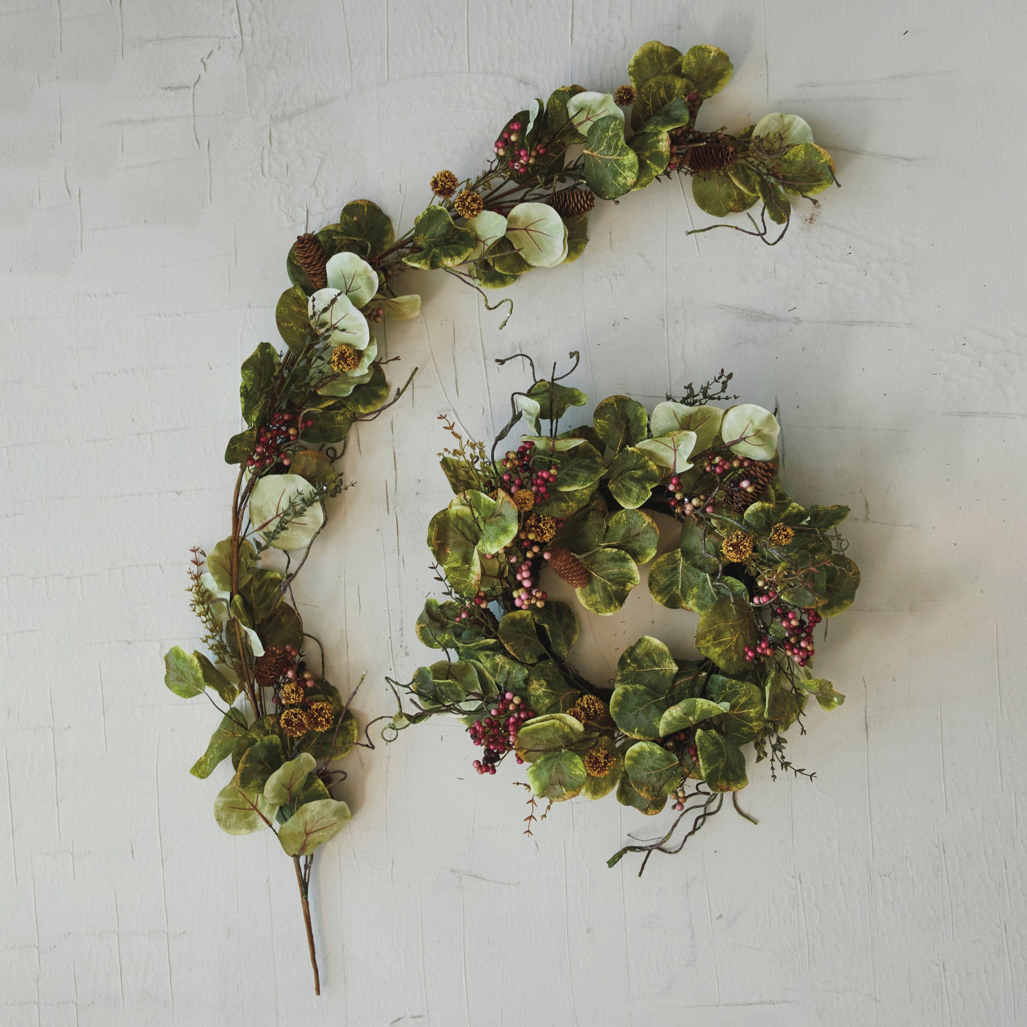 Zanzibar Leaf Garland with Berries