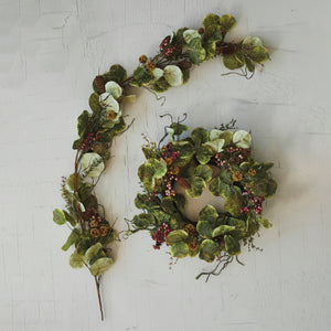 Zanzibar Leaf Garland with Berries